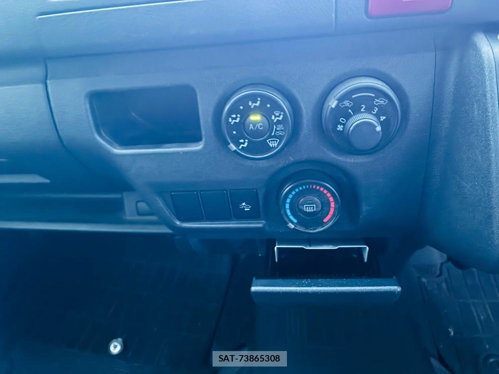 Toyota HIACE VAN 2020-02 8298912-16