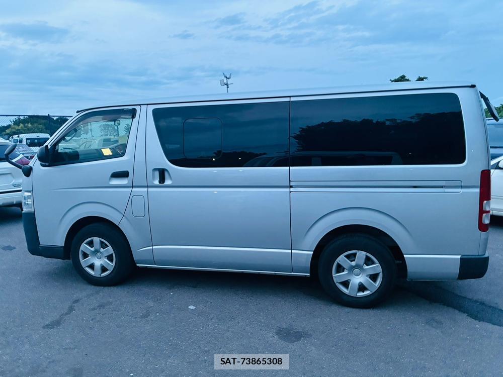 Toyota HIACE VAN 2020-02 8298912-1