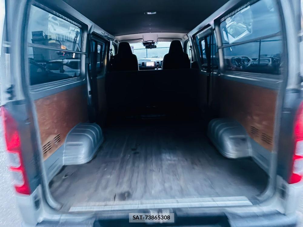 Toyota HIACE VAN 2020-02 8298912-20