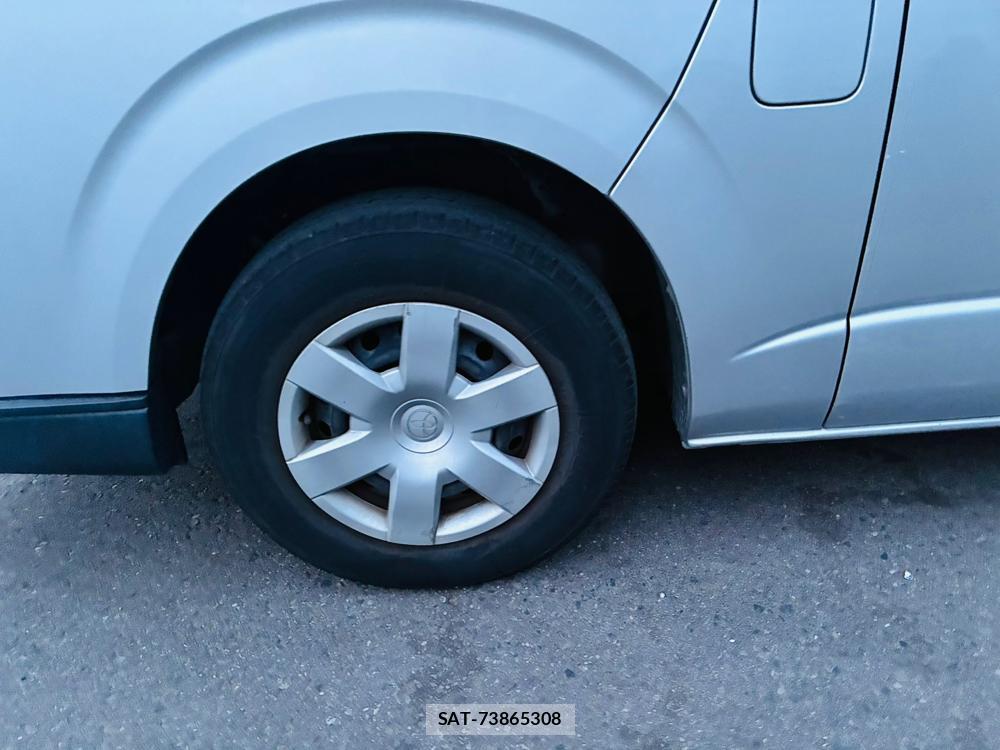 Toyota HIACE VAN 2020-02 8298912-24