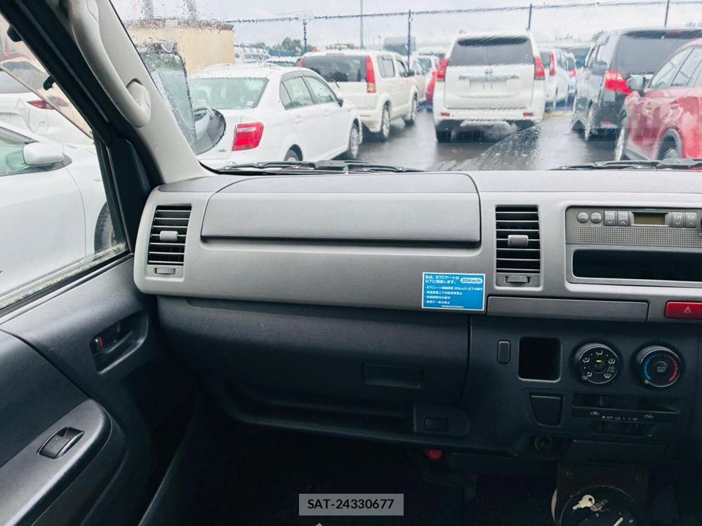 Toyota HIACE VAN 2006-03 8589877-20
