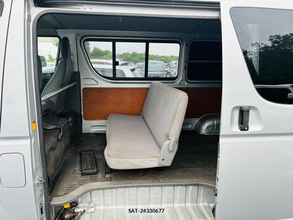 Toyota HIACE VAN 2006-03 8589877-23