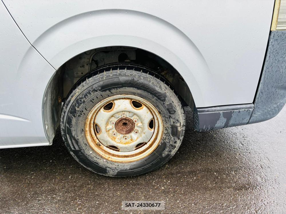 Toyota HIACE VAN 2006-03 8589877-30
