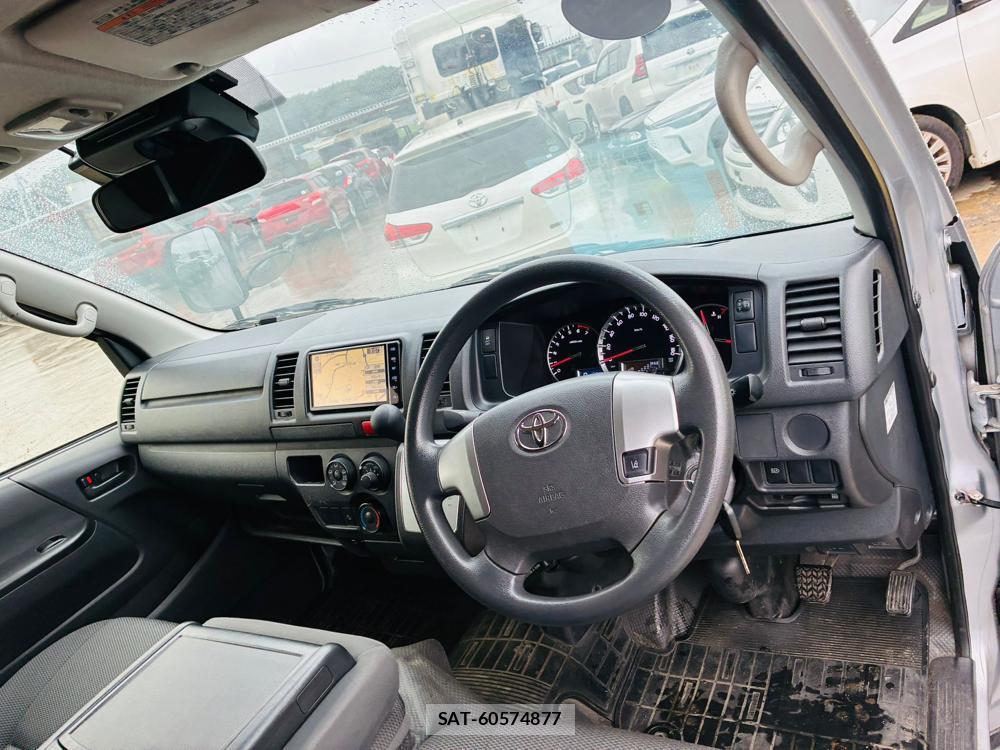 Toyota HIACE VAN 2019-08 8552200-11