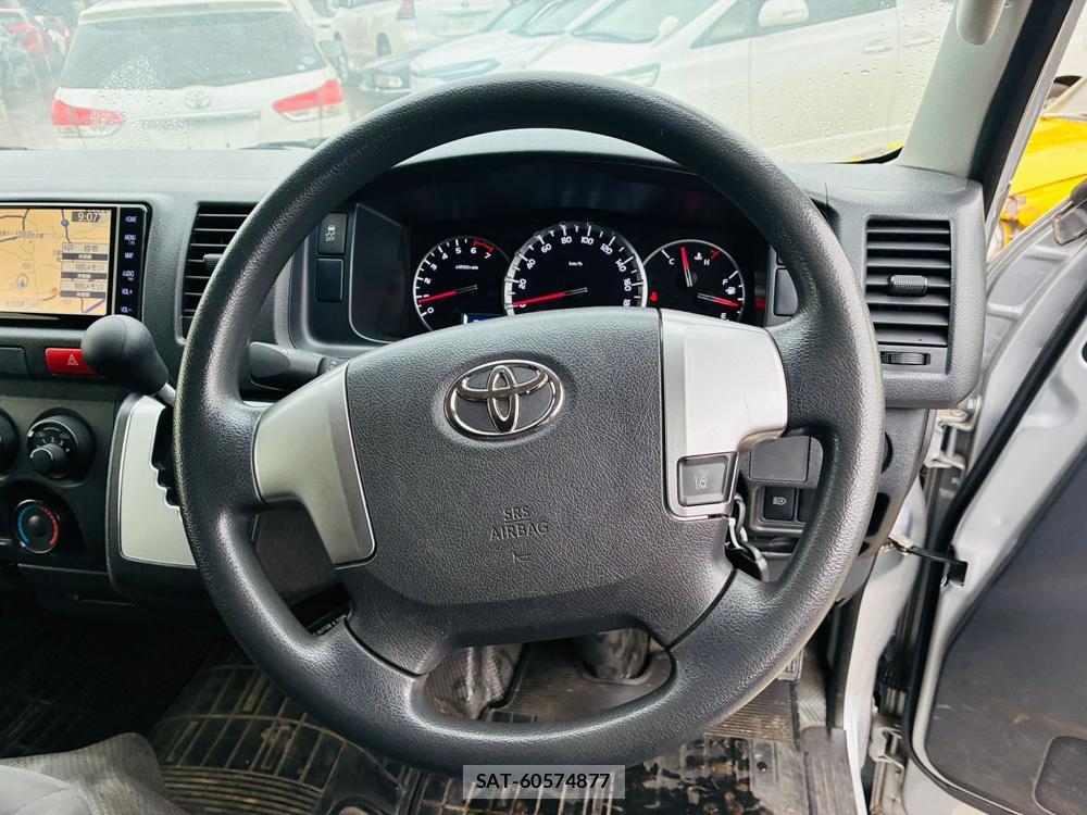 Toyota HIACE VAN 2019-08 8552200-14