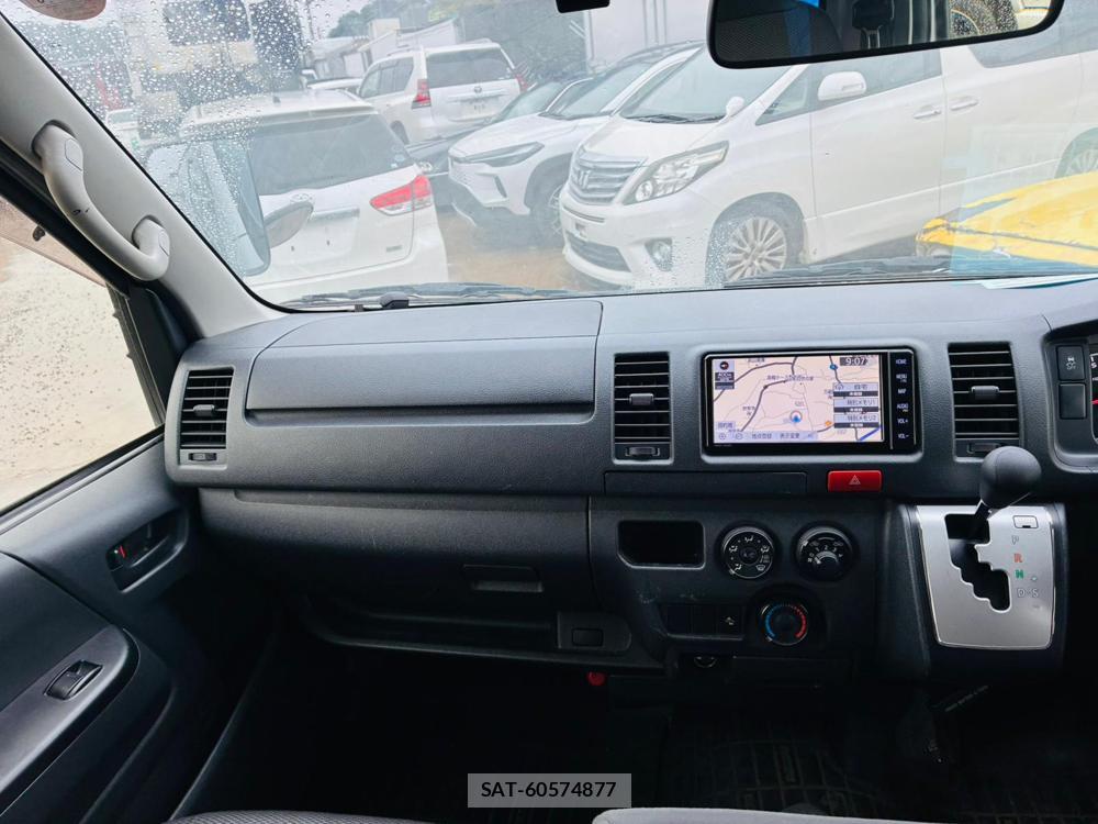 Toyota HIACE VAN 2019-08 8552200-19