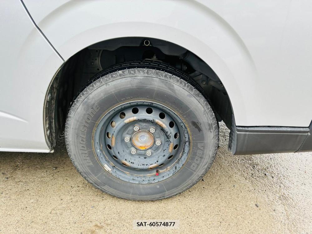 Toyota HIACE VAN 2019-08 8552200-27
