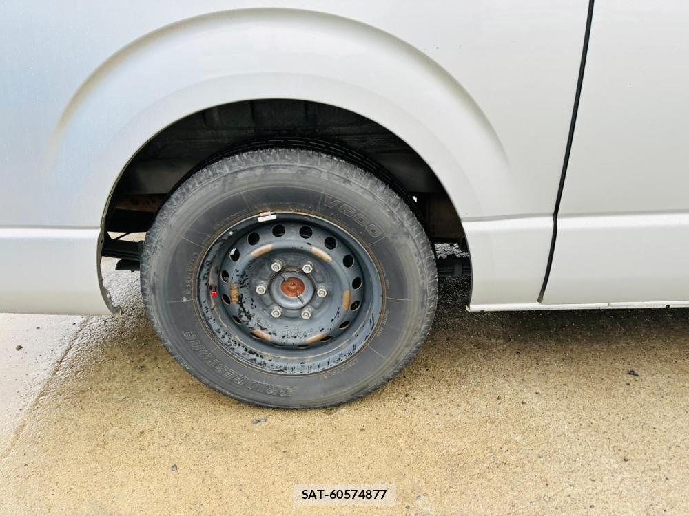 Toyota HIACE VAN 2019-08 8552200-28