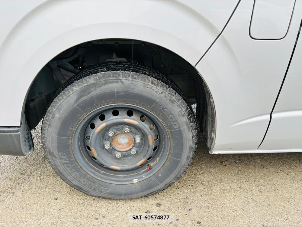 Toyota HIACE VAN 2019-08 8552200-30