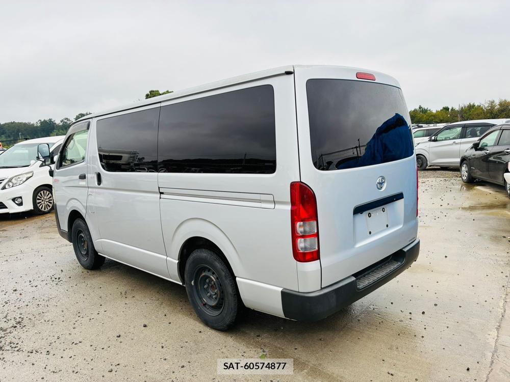 Toyota HIACE VAN 2019-08 8552200-2