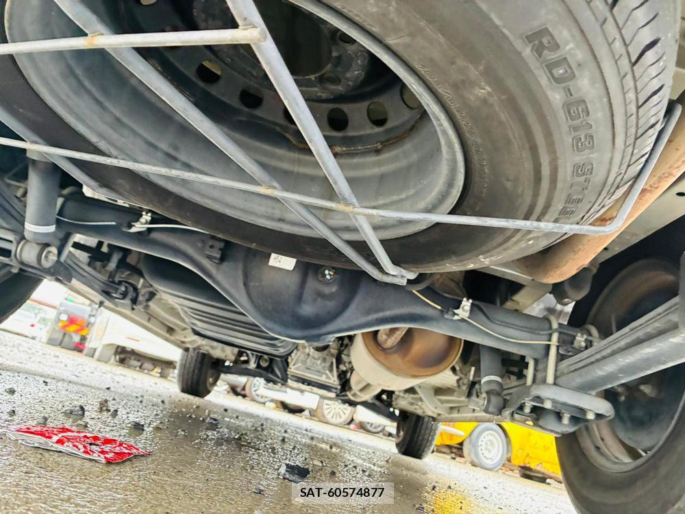 Toyota HIACE VAN 2019-08 8552200-34
