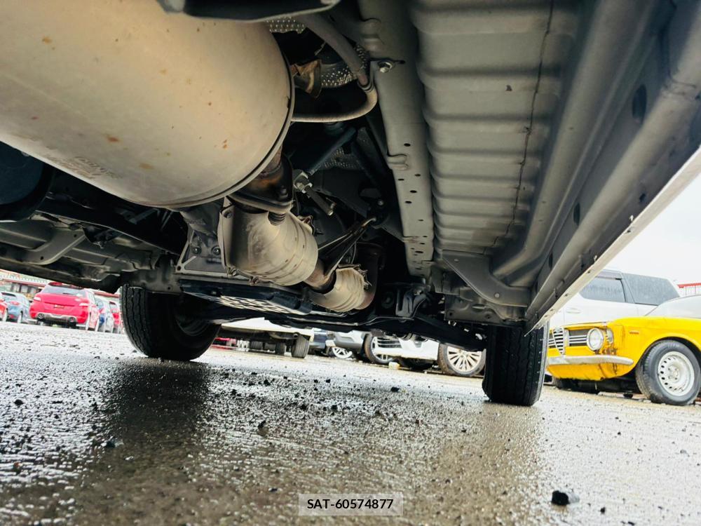 Toyota HIACE VAN 2019-08 8552200-35