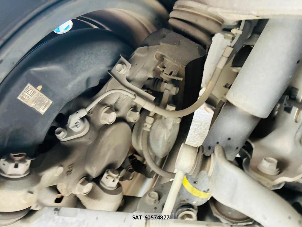 Toyota HIACE VAN 2019-08 8552200-36