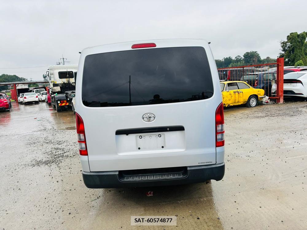 Toyota HIACE VAN 2019-08 8552200-3
