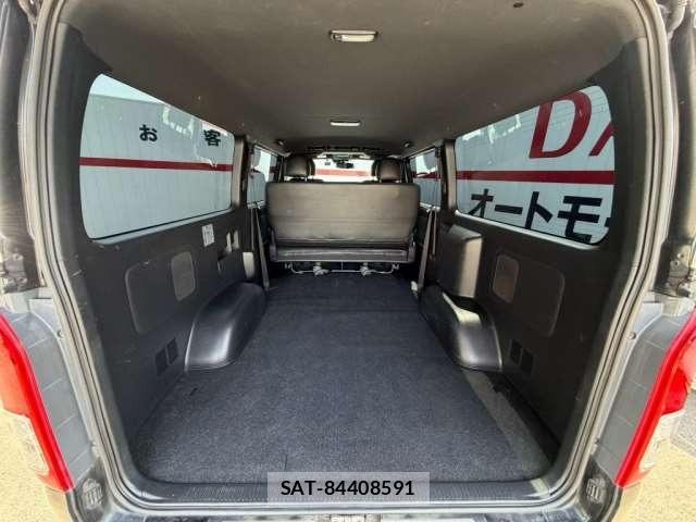 Toyota HIACE VAN 2021-02 8620005-17