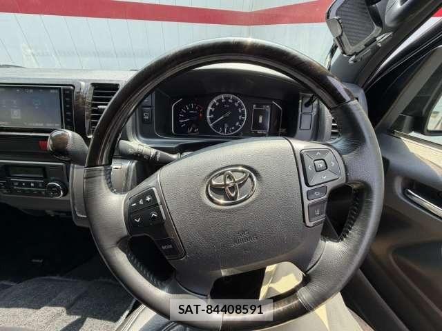 Toyota HIACE VAN 2021-02 8620005-68