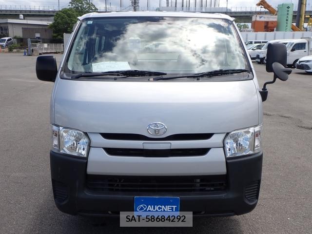 Toyota HIACE VAN 2019-11 8608296-4