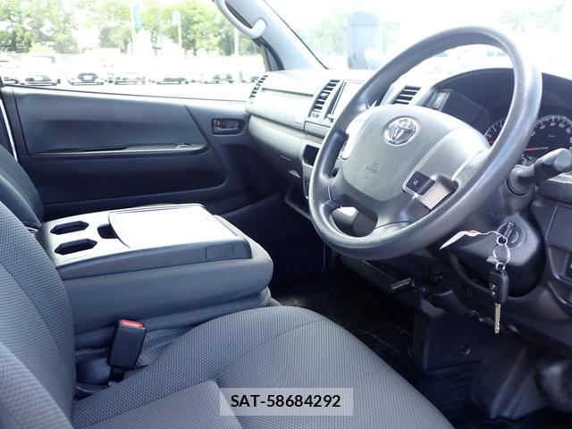 Toyota HIACE VAN 2019-11 8608296-5