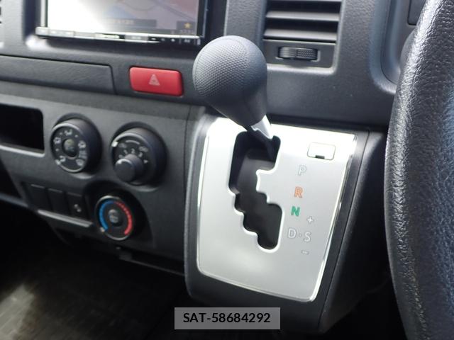 Toyota HIACE VAN 2019-11 8608296-8