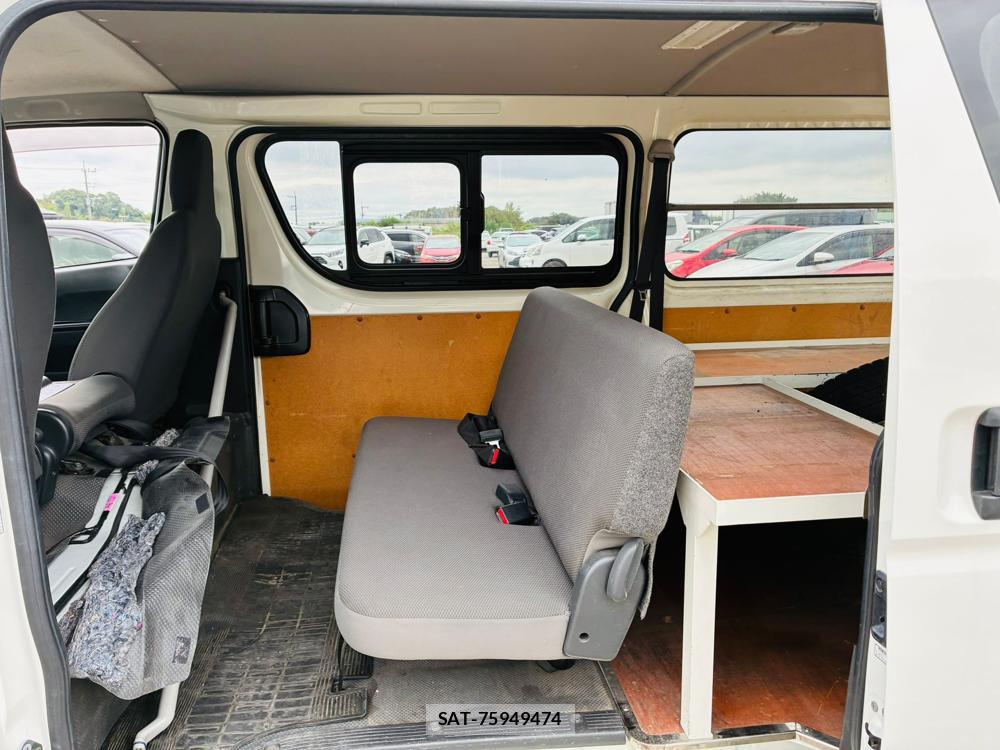 Toyota HIACE VAN 2020-07 8603284-9