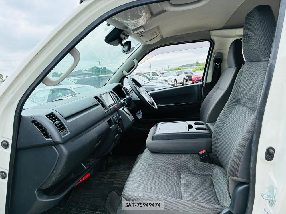 Toyota HIACE VAN 2020-07 8603284-10