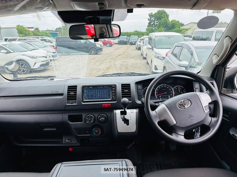 Toyota HIACE VAN 2020-07 8603284-12