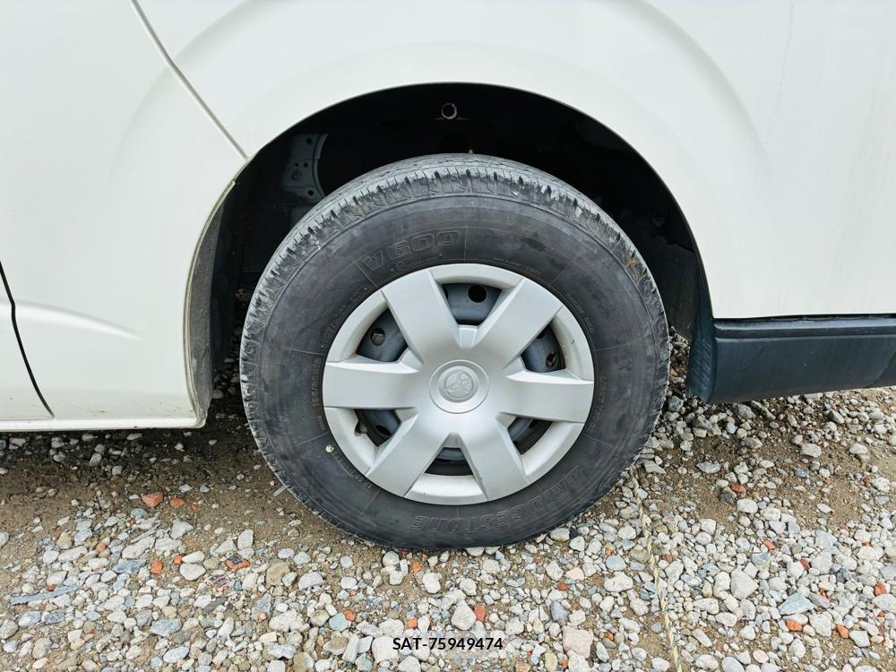 Toyota HIACE VAN 2020-07 8603284-27