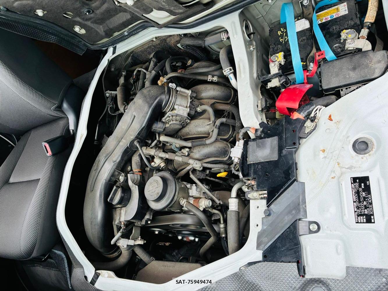 Toyota HIACE VAN 2020-07 8603284-37