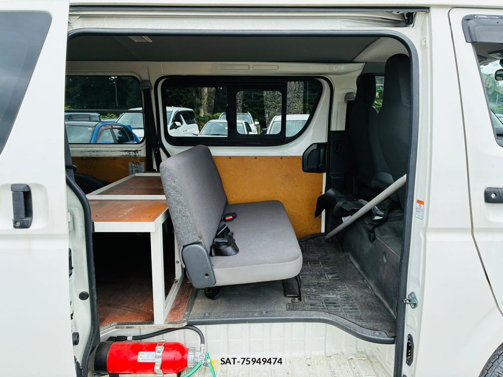 Toyota HIACE VAN 2020-07 8603284-8