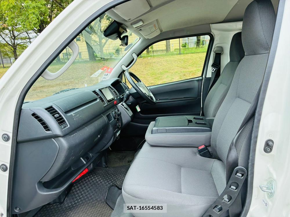 Toyota HIACE VAN 2019-07 8543898-10