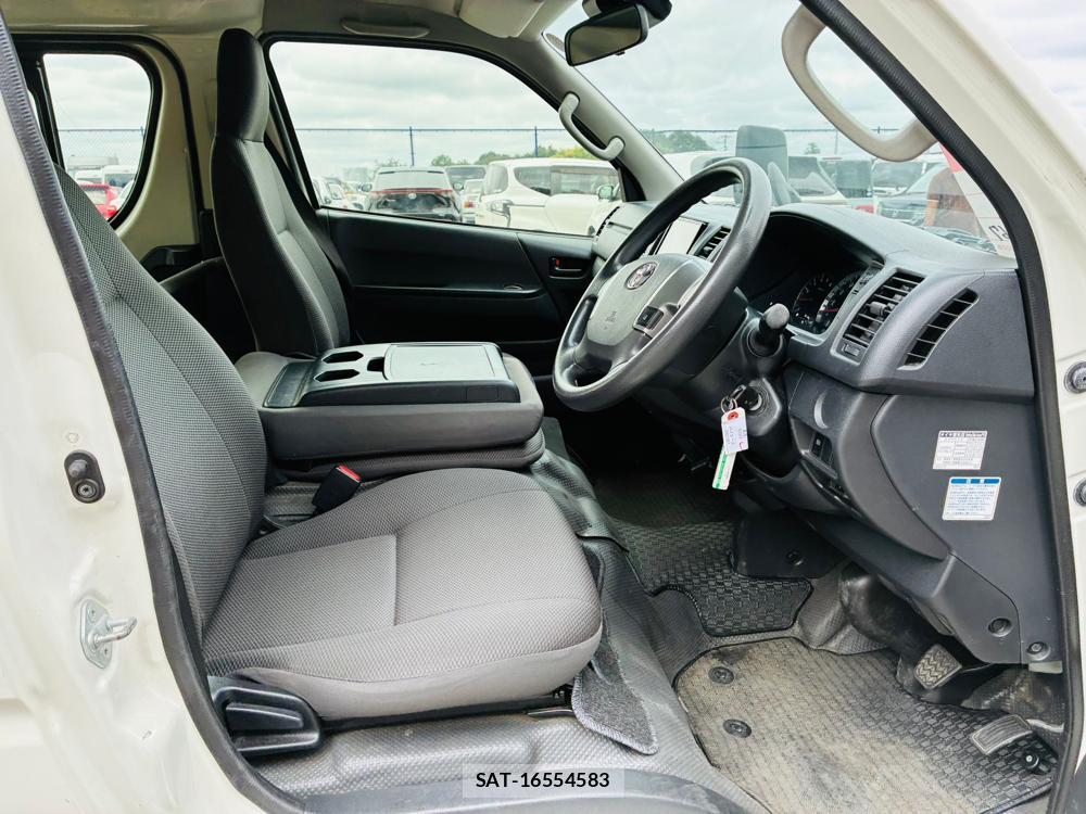 Toyota HIACE VAN 2019-07 8543898-11