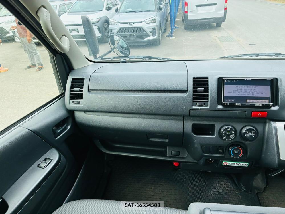 Toyota HIACE VAN 2019-07 8543898-17