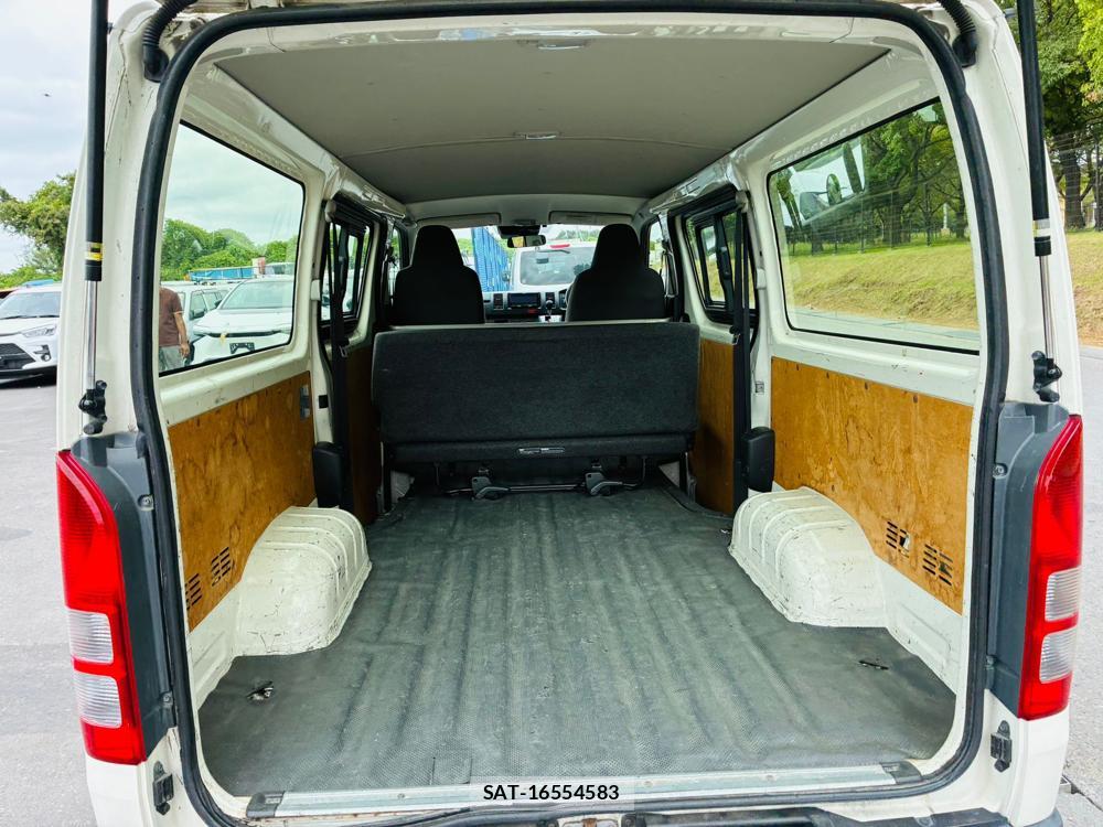 Toyota HIACE VAN 2019-07 8543898-25