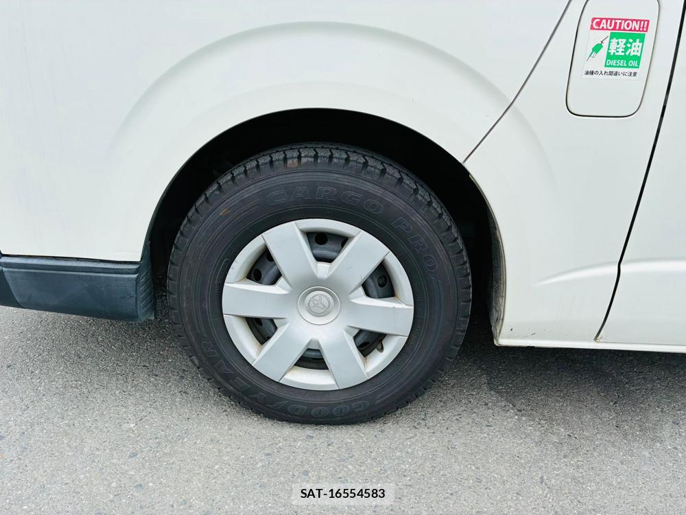 Toyota HIACE VAN 2019-07 8543898-29