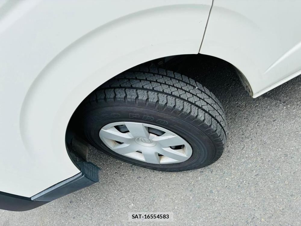 Toyota HIACE VAN 2019-07 8543898-31