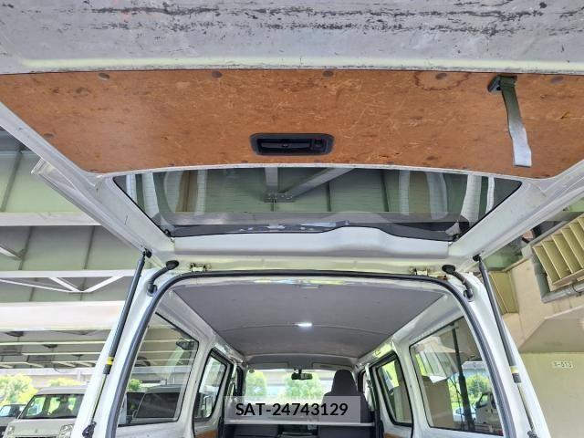 Toyota HIACE VAN 2016-03 8659362-13