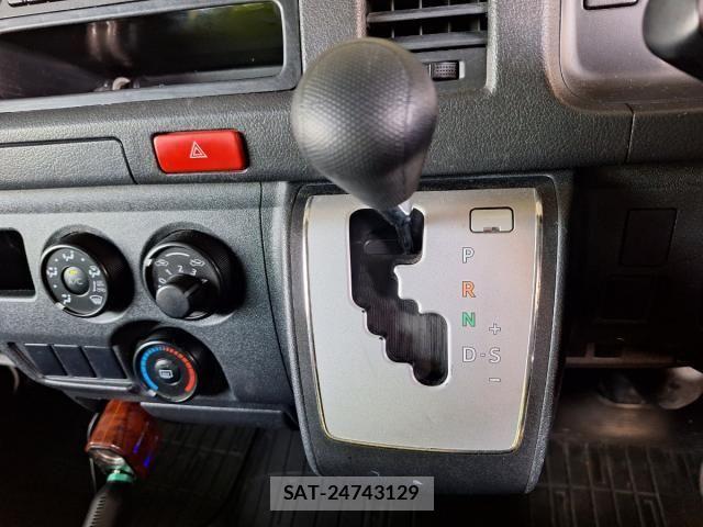 Toyota HIACE VAN 2016-03 8659362-17