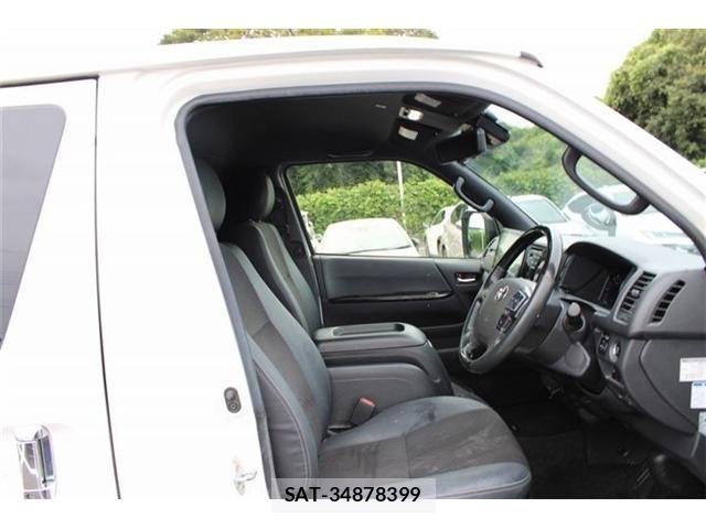 Toyota HIACE VAN 2023-12 8659361-25
