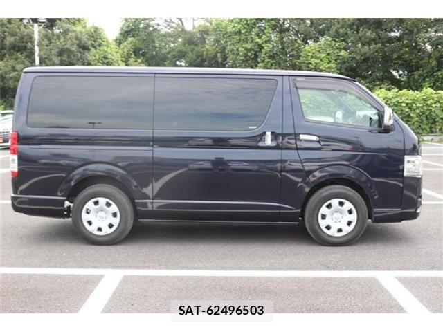 Toyota HIACE VAN 2023-03 8659360-12