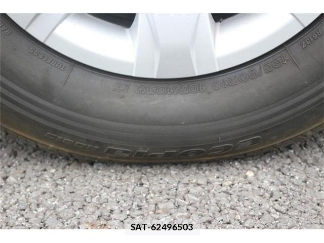 Toyota HIACE VAN 2023-03 8659360-24