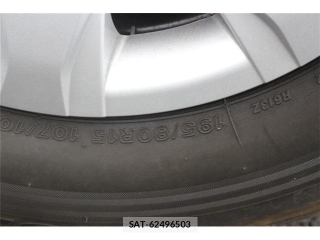 Toyota HIACE VAN 2023-03 8659360-25