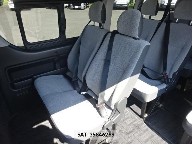 Toyota HIACE VAN 2019-05 8685649-13