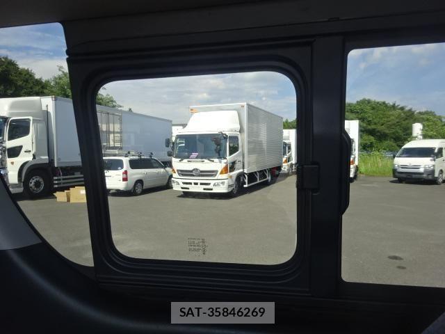 Toyota HIACE VAN 2019-05 8685649-14