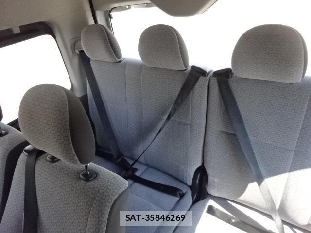 Toyota HIACE VAN 2019-05 8685649-19
