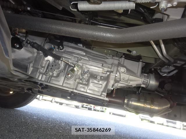Toyota HIACE VAN 2019-05 8685649-24