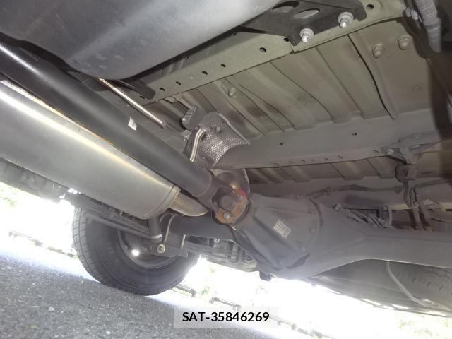 Toyota HIACE VAN 2019-05 8685649-25