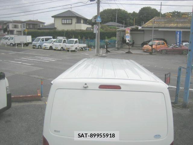 Toyota HIACE VAN 2017-07 8742522-13