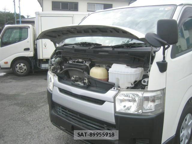 Toyota HIACE VAN 2017-07 8742522-14