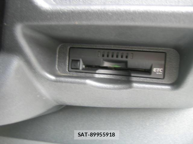 Toyota HIACE VAN 2017-07 8742522-19