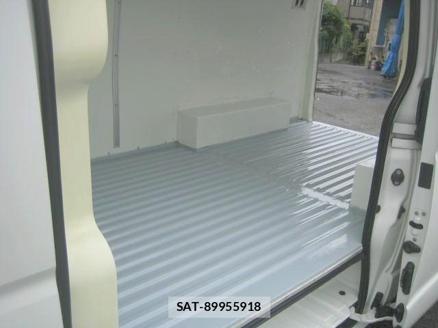 Toyota HIACE VAN 2017-07 8742522-8